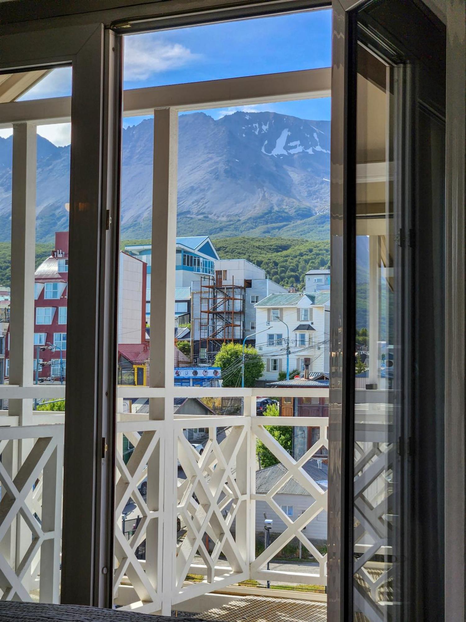 Lennox Ushuaia Hotel Bagian luar foto